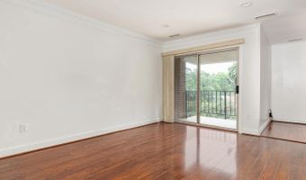 3334 WOODBURN VILLAGE Dr 33, Annandale, VA 22003