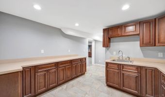 5516 Raceview Ave, Cincinnati, OH 45248