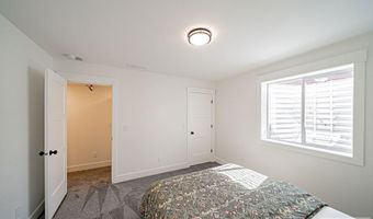 576 Hollow Dr, Ammon, ID 83401