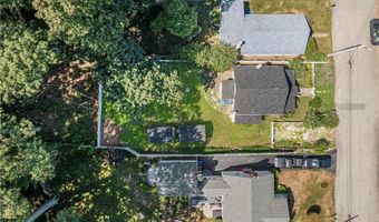 69 Overlook Dr, Warwick, RI 02818