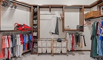 918 E Lakecrest Dr, Andover, KS 67002