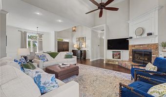 8424 Preston Trl, Bentonville, AR 72712
