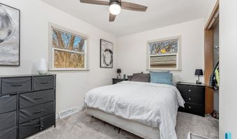 2105 E Sylvan Cir, Brandon, SD 57005