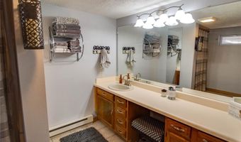 2421 Woodcrest Dr, Alton, IL 62002