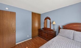 100 Holly Green Dr, Ballwin, MO 63021