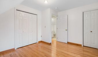 8 Chesterfield Dr, Concord, NH 03301