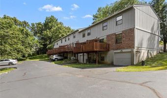 2332 Hidden Meadow Ln, Ballwin, MO 63021