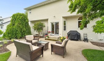 208 E APPLE CREEK Rd, Appleton, WI 54913