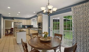 4 Catesby Ln, Bedford, NH 03110