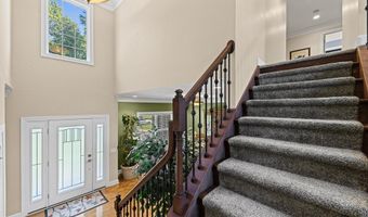 2820 Ashwood Dr, Alliance, OH 44601