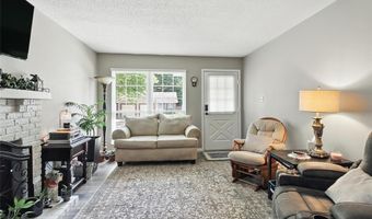 531 Spring Glen Dr, Ballwin, MO 63021