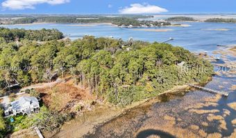 12 E River Dr, Beaufort, SC 29907