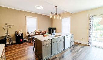 708 N 5th St, Atchison, KS 66002