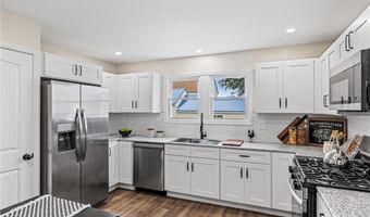 89 Center St, Evans, NY 14006