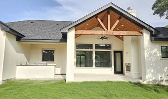 105 PIONEER Trl, Adkins, TX 78101
