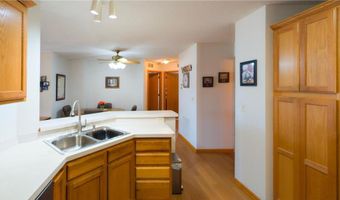 1906 Oak Tree Ln B, Austin, MN 55912