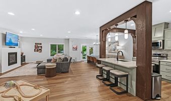 918 E Lakecrest Dr, Andover, KS 67002