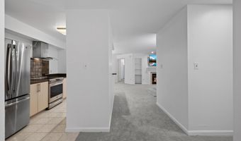 7713 LAFAYETTE FOREST Dr 22, Annandale, VA 22003