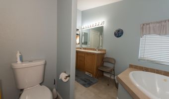 171 Leisure Park Cir, Santa Rosa, CA 95401