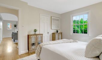 5028 25TH St N, Arlington, VA 22207