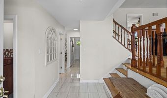 219 W Appletree Ln, Arlington Heights, IL 60004