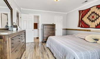 208 Hallock Pl, Abingdon, VA 24210