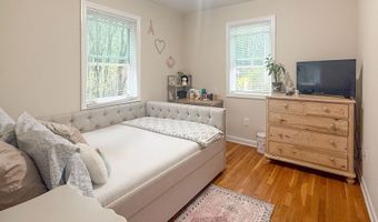 50-52 Knollwood Dr, Bethel, CT 06801