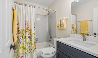 1410 Grandview Ct 1410, Algonquin, IL 60102