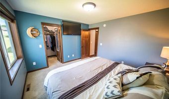 426 Creek Ave, Delano, MN 55328