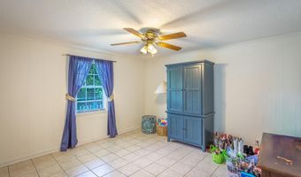 66 8th St, Apalachicola, FL 32320