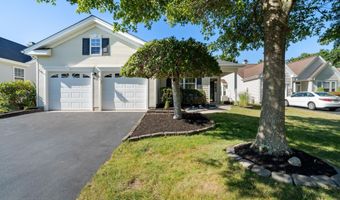 15 Five Bridges Ct, Barnegat, NJ 08005