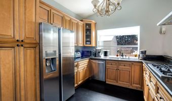 1116 Circle Dr, Escondido, CA 92025