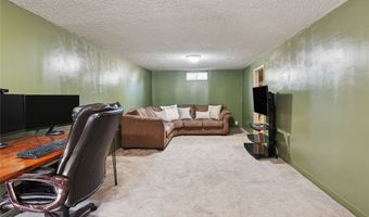 539 Village Ct, Altoona, IA 50009