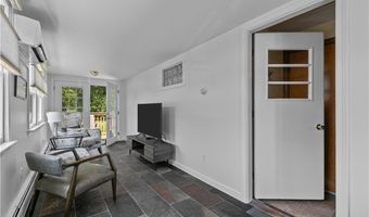 61 Richmond St, Bristol, RI 02809