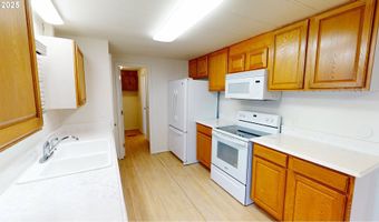 15889 SUNSET STRIP 102, Brookings, OR 97415