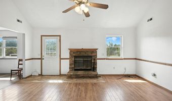 21059 Lawrence 2072, Ash Grove, MO 65604