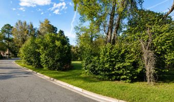 905 Peacock Dr, Albany, GA 31701