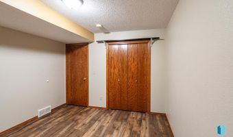 316 W Evergreen Dr, Brandon, SD 57005