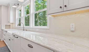 1663 Fairview Dr, Allegan, MI 49010