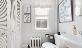 63 Longfellow Rd, Jamestown, RI 02835