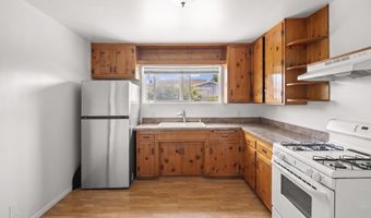 402-4 Santa Barbara St, Oceanside, CA 92058