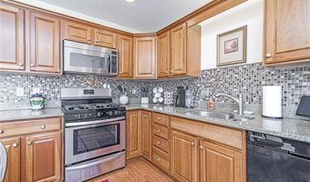 126 Boylston St 126, Cranston, RI 02921