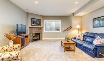 4102 Ballentine Dr, Ames, IA 50010