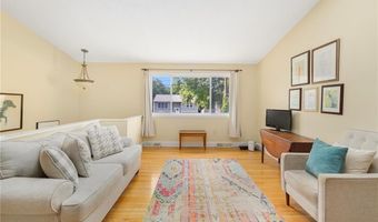 104 Conanicus Rd, Narragansett, RI 02882