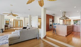 563 Mikioi Pl, Kihei, HI 96753