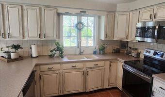 54 Sefton Dr, Bristol, RI 02809