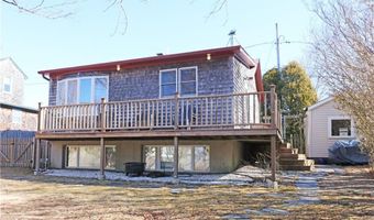 12 Draper Ave, Middletown, RI 02842