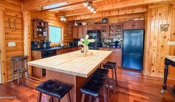 233 Algerie Rd, Becket, MA 01223