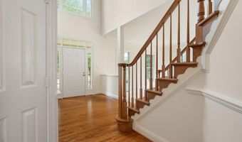 10604 MAPLECREST Ln, Potomac, MD 20854