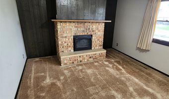 1800 E Maple St, Algona, IA 50511
